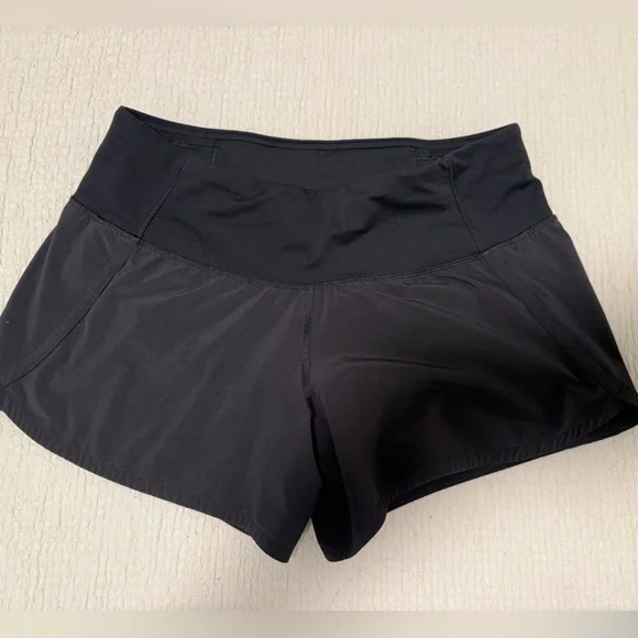 Lululemon Low Rise Lined shorts - Picture 2 of 6